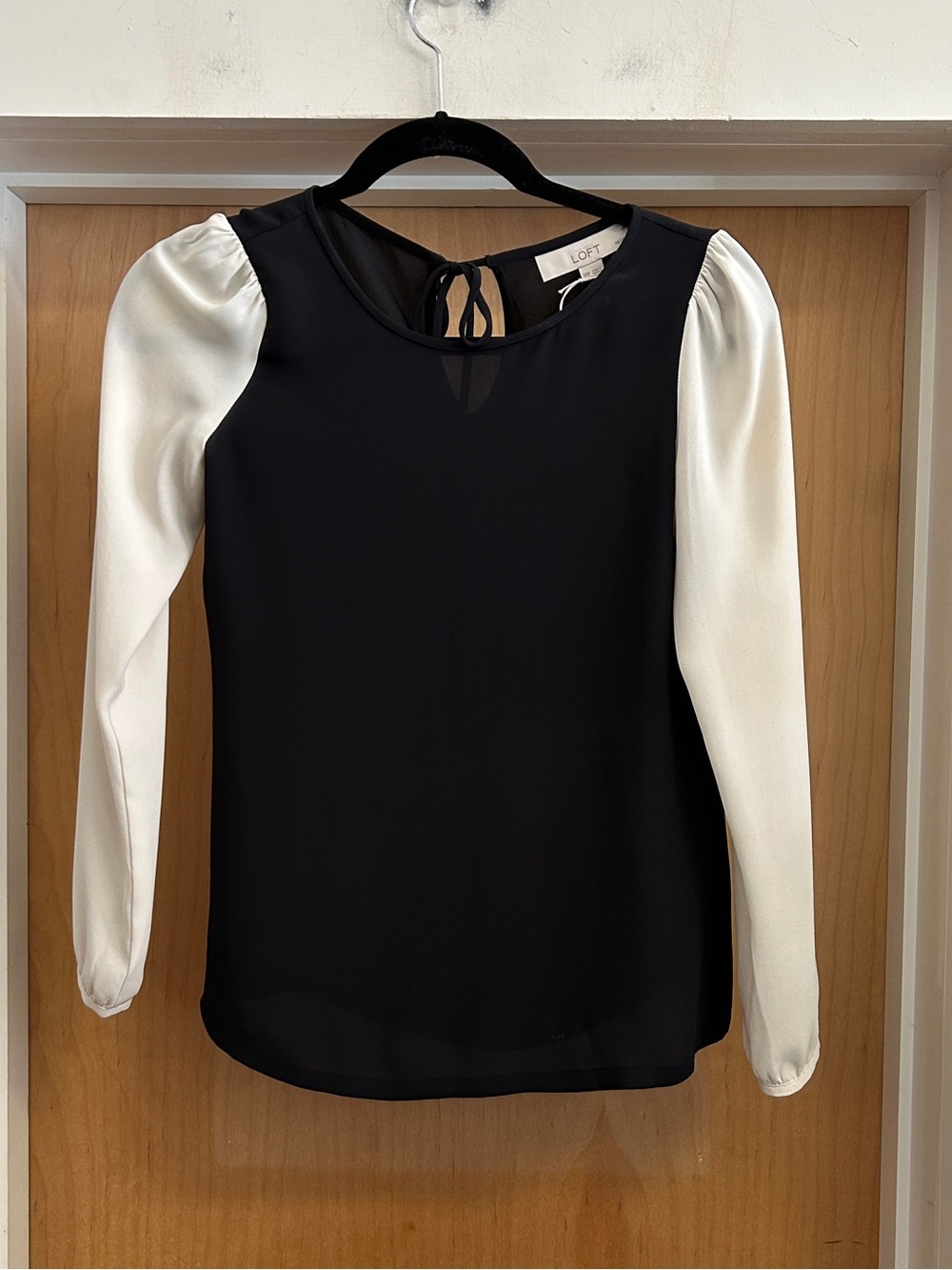 LOFT Minimalist Color Block Black Cream Flowy Blouse - size XXS Petite